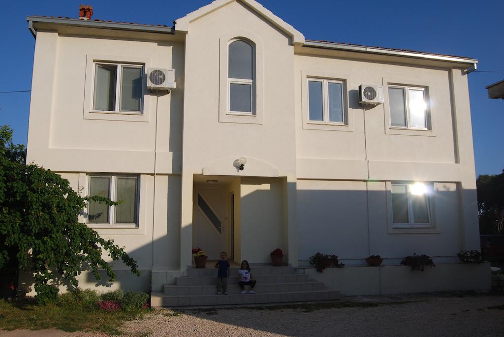 Guesthouse Emma Zadar Eksteriør bilde